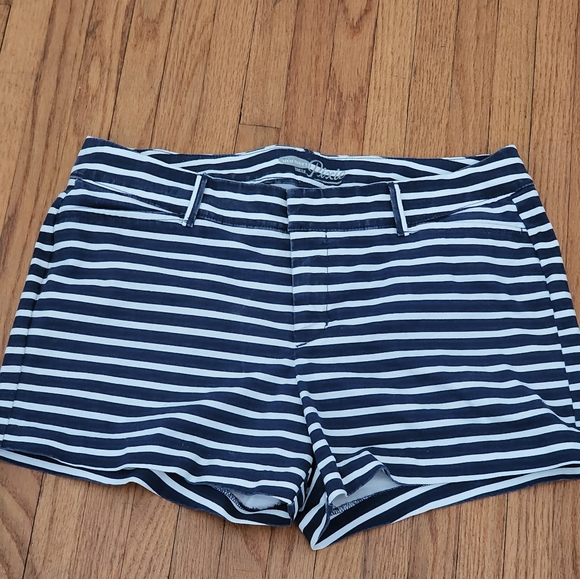 Old Navy Pants - Old Navy Pixie striped shorts